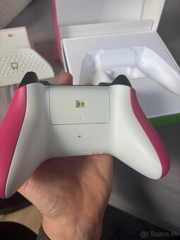 🎮 Xbox Wireless Controller – Deep Pink + Venom Charging Dock - 4