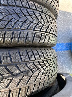 215/55r18 GoodYear UltraGrip performance suv - 4