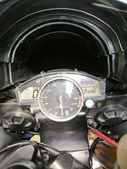 Yamaha R6 - 4