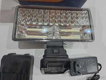 Bezdrôtové pracovné svetlo LED s dobíjateľnou LiIon batériou - 4