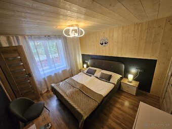 Čalúnená posteľ s matracmi – tmavosivá, ako nová - 4