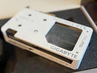 Gigabyte GeForce RTX 5060 Eagle OC white 8GB - nova, zaruka - 4