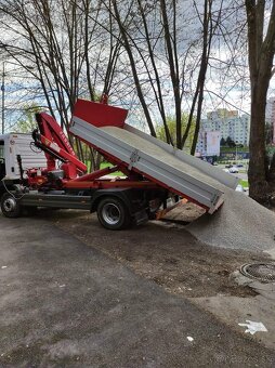Nákladná doprava s hydraulickou rukou - 4