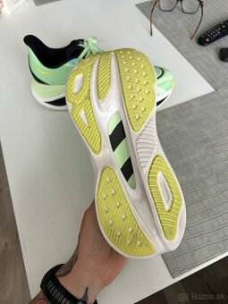 HOKA Skyward X luna moth - 4