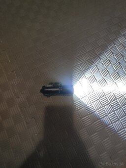 Predám svietidlo Surefire X300U-A - 4