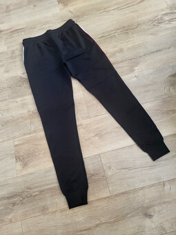 NOVÉ tepláky Tommy Hilfiger - 4