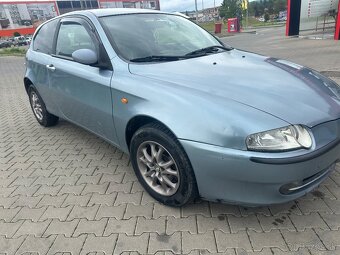 Alfa romeo 147 - 4