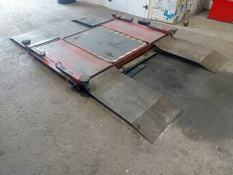 Predám zdvihák na pneuservis čisto hydraulický - 4
