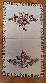 Vyšívané obrusy - 4
