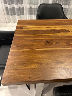 Na predaj krásny masívny stôl - 4