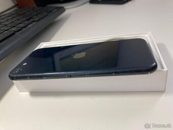 iPhone SE (2022) 128GB – Midnight (Čierna) - 4