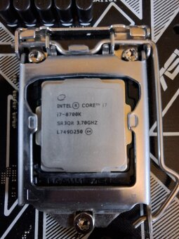 Základná doska ASUS PRIME Z370 A + i7 8700K + ram - 4