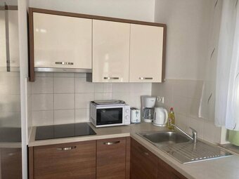CHORVÁTSKO - Dom s 3 apartmánmi, 1. rad od mora - PRIVLAKA, - 4