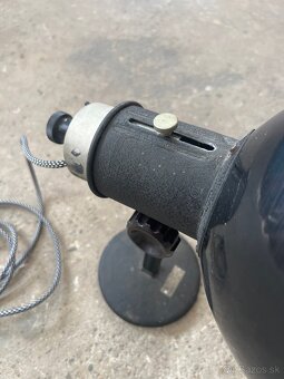 Predam funkčnú starú štúdiovu lampu. Odber cez deň v BA - 4