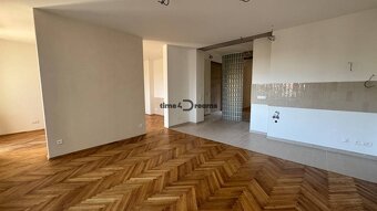 NA PREDAJ posledný štýlový byt v centre Nitry - 4