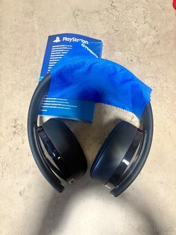 PS4 Gold Wireless Headset – 500 Million Limited Edition - 4