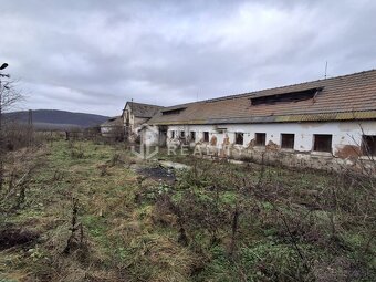 Inv.pozemok – orná pôda a hospodárske budovy v obci Starňa - 4