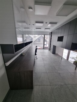 Opakovaná dražba admin.budovy a pozemkov,k.ú. Tuchyňa - 4