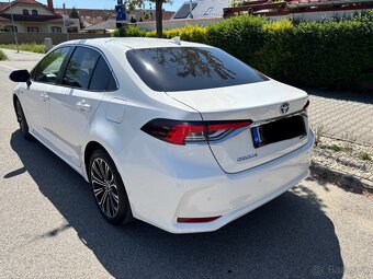 Toyota corolla hybrid - 4