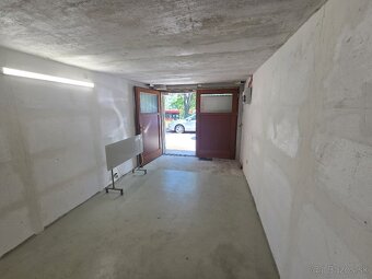 Štýlová a multifunkčná garáž v Karlovej Vsi – 24 m² - 4