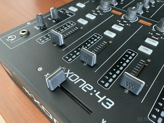 Allen & Heath - 4