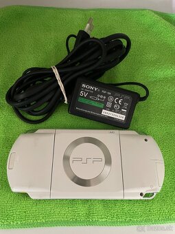 Sony PSP 1004 Playstation Portable WHT. - 4