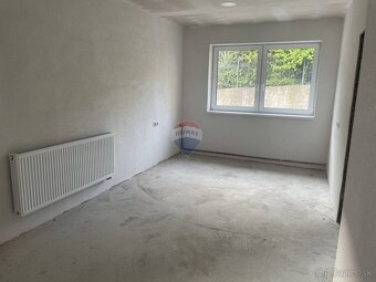 REZERVOVANÝ Rodinný dom v procese rekonštrukcie pred dokonče - 4