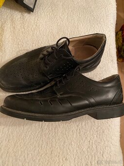 Policajné topánky a kanady - 4