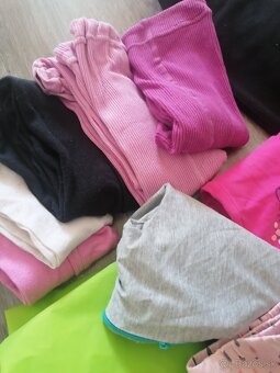 Balík oblečenia veľkosť 122/128 - 4