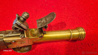 BRITSKÁ NÁMORNÁ PIŠTOL - 4