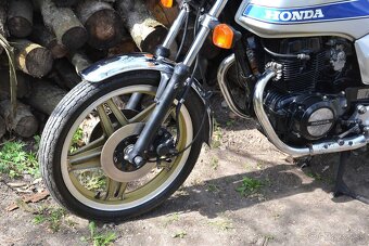Honda CB 400N - 4