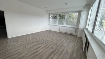 Prenájom kancelárskych priestorov (14-50m2) v centre VK - 4