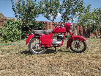 ČZ 250 - 4