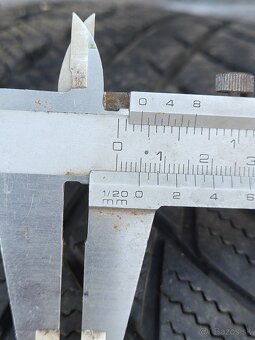 Pneu Bmw 225/50 R17 - 4
