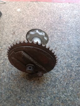 Predám stredy kolies Jawa ČZ 125/150 351 352 - 4