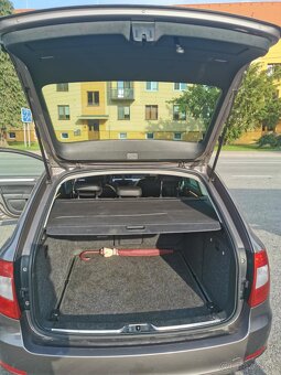 ŠKODA Superb Combi 1.6 TDI Comfort GreenLine - 4