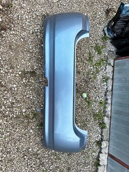 Predám zadný nárazník Corolla 2002-2004 HB E12 - 4