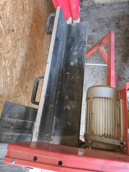 Predám Cirkulárka HECHT 8220 - 4