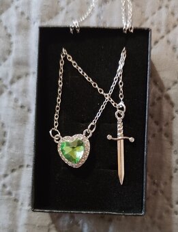 retiazky srdce a meč - 4