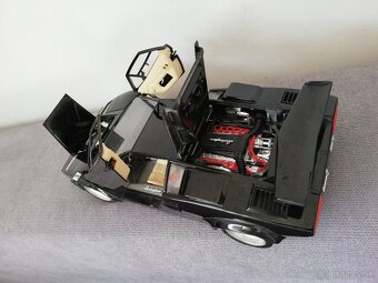 1:18 Lamborghini Conutach Bburago - 4