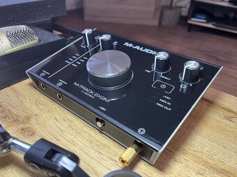 M-Audio BX5-D3, M-Audio M-Track 2x2M, Behringer C-3 - 4