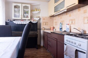 NA PREDAJ: 2 izb.byt v širšom centre + ŠATNIK + PIVNICA - 4