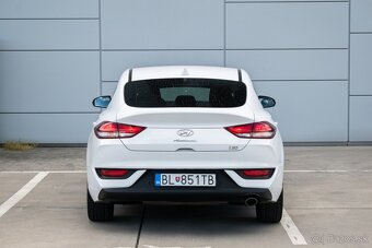 Hyundai i30 Fastback 1.4 T-GDi Family 7DCT - 4