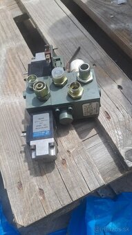 Hydraulický rozvádzač 24v - 4