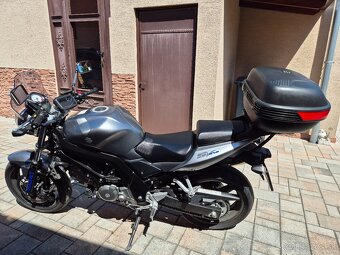 Suzuki SV 650 - 4