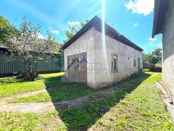 PREDAJ dom s garážou a pozem. v Oslany - 4