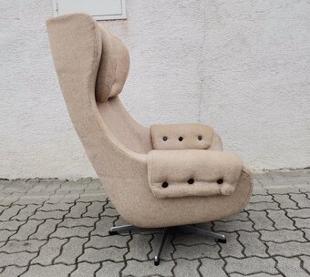 Velke retro otocne kreslo usiak Up Zavody - 4