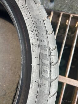 235/40 R19 letné - 4