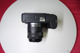 Canon EOS R8 + RF 24–50 mm f/4.5–6.3 IS STM + blesk - 4
