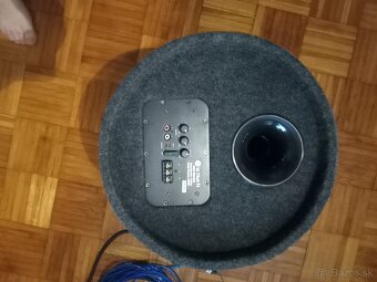 Predám aktívny Subwoofer 600w + káble - 4